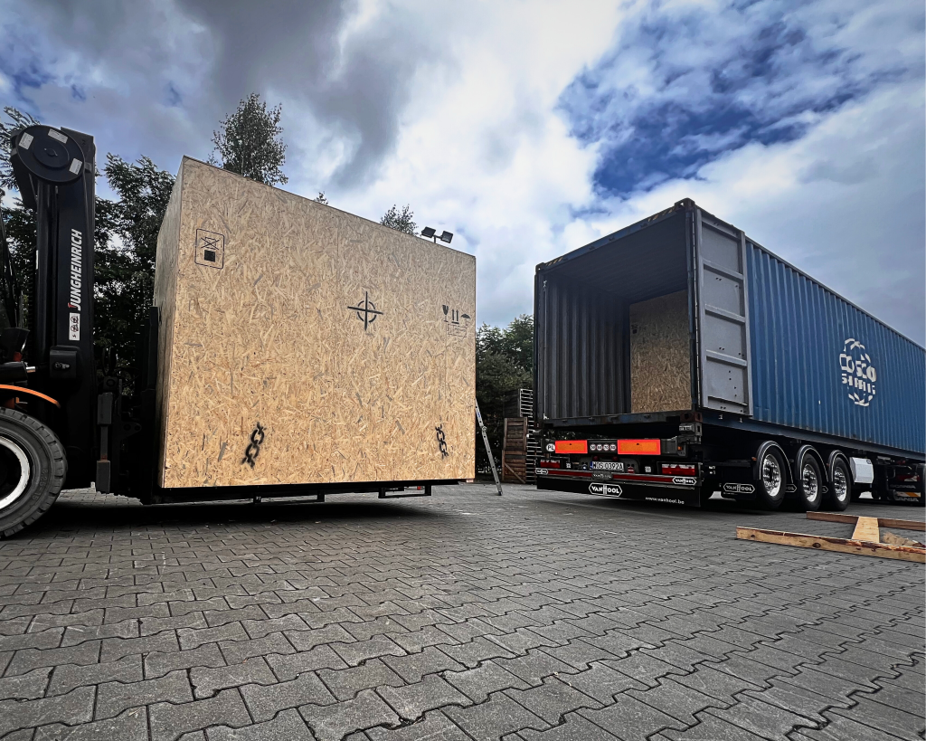 FCL i LCL – co to znaczy w logistyce? Różnice, koszty, wymiary kontenerów morskich i lotniczych 1 - Opakowania transportowe producent kontener morski