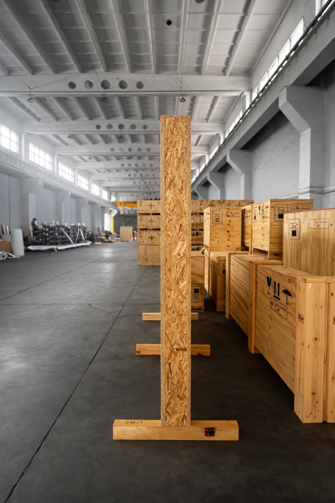 Skrzynia na obraz dla muzeum – realizacja opakowania na dzieło sztuki 1 - Opakowania transportowe producent skrzynia do transportu obrazów i dzień sztuki z amortyzacją w pionie na zamówienie